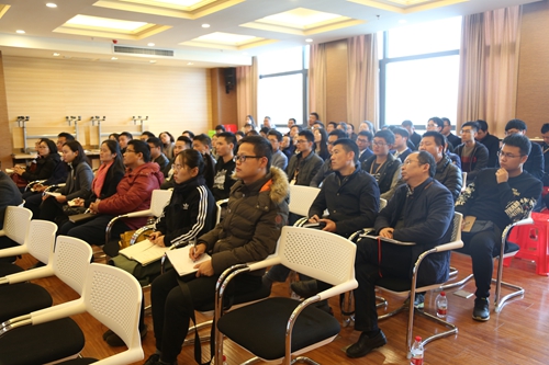 漢陽市政70余名員工代表聆聽報(bào)告_副本.jpg